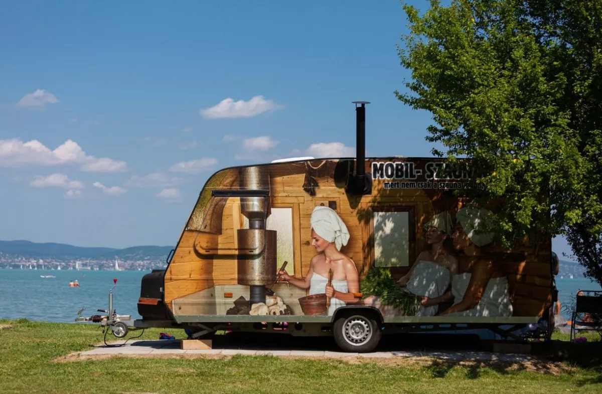 Balatoni kemping saját stranddal és családi programmal - Mirabella Camping (Zamárdi)