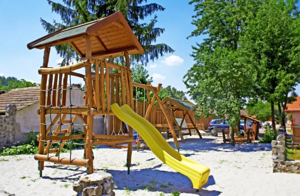 Gyerekbarát vidéki szálláshely kültéri játszótérrel - Malomkert Panzió, Nagybörzsöny
