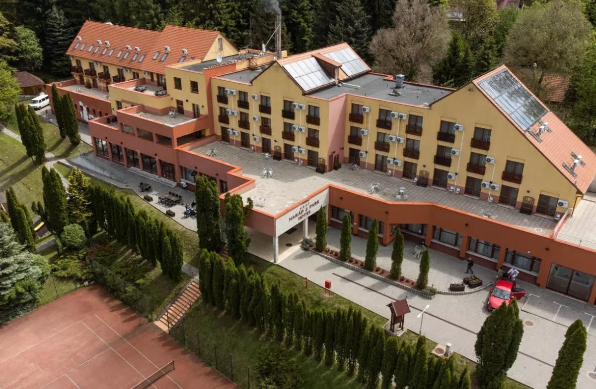 Szálláshelyek lélegzetelállító környezetben / Hotel Narád & Park****, Mátraszentimre