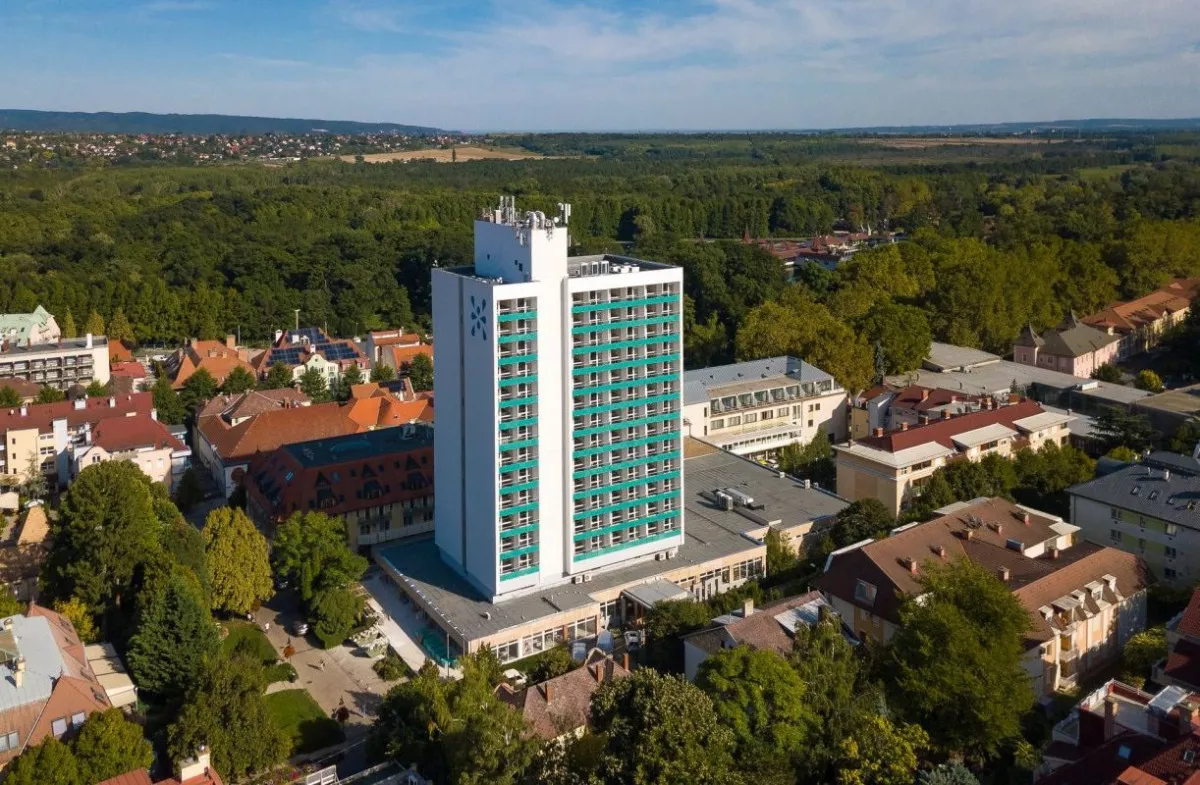 Top10 négycsillagos wellness hotel nyaraláshoz - Hunguest Hotel Panoráma****, Hévíz