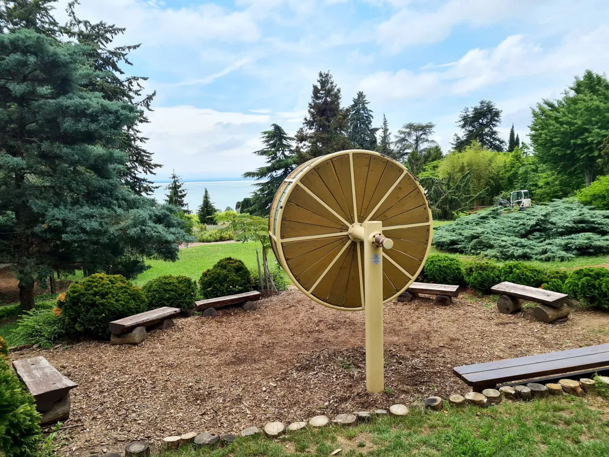 Kirándulás és látnivalók a Balaton-felvidéken - Folly Arborétum és Borászat Badacsonyörs