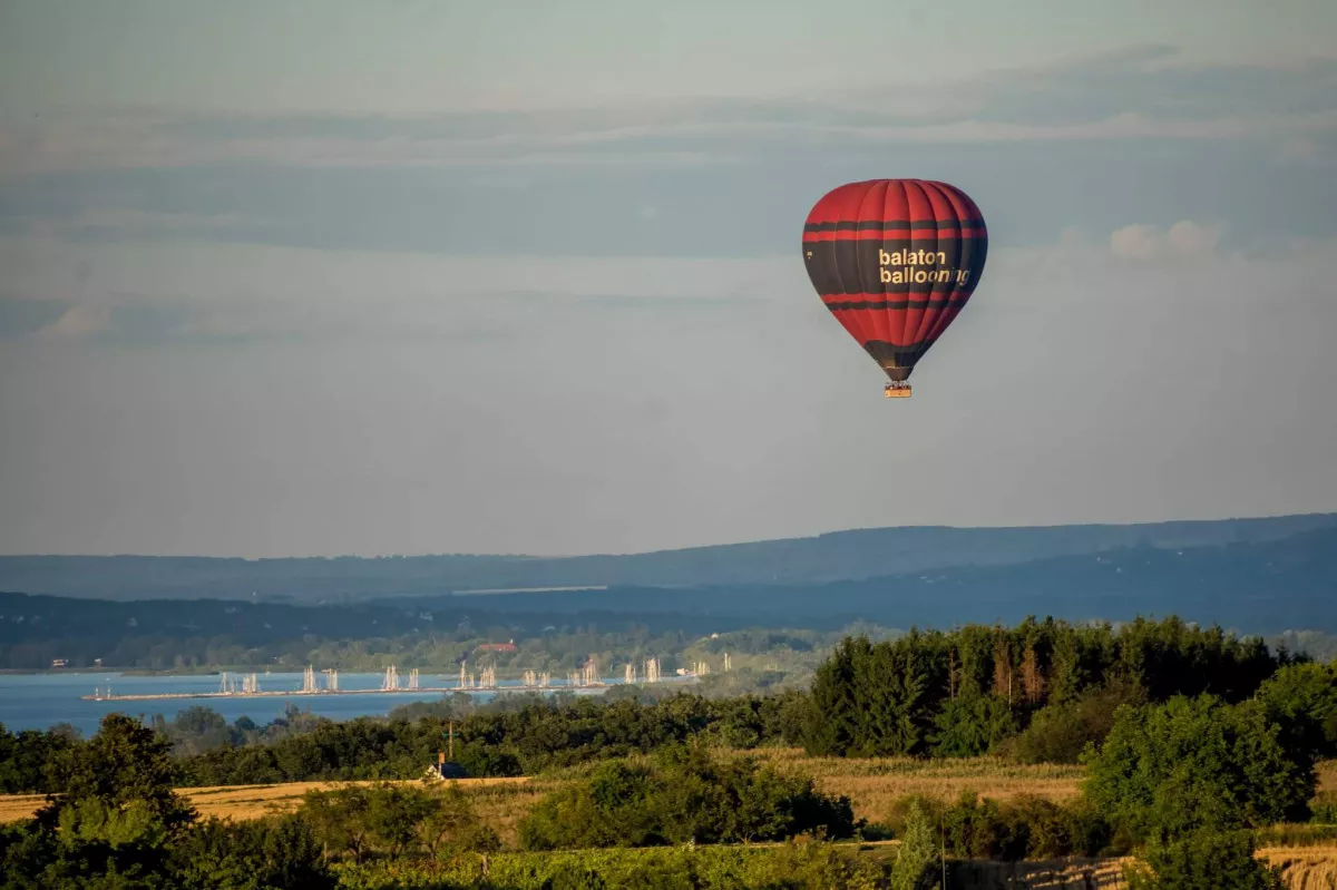 7 különleges élményrepülés Magyarországon / Kép: Balaton Ballooning
