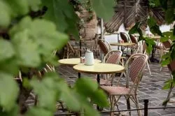 Árnyas fák alatt étkezni? Miért ne! Íme 10 fantasztikus budapesti étterem kerthelyiséggel 