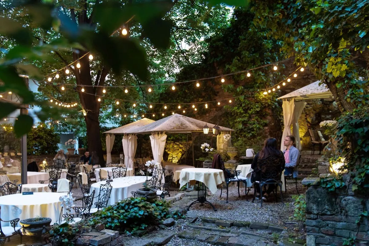 Budapesti kiülős éttermek kerthelyiséggel, terasszal / Kép: Pavillon de Paris (Budapest)