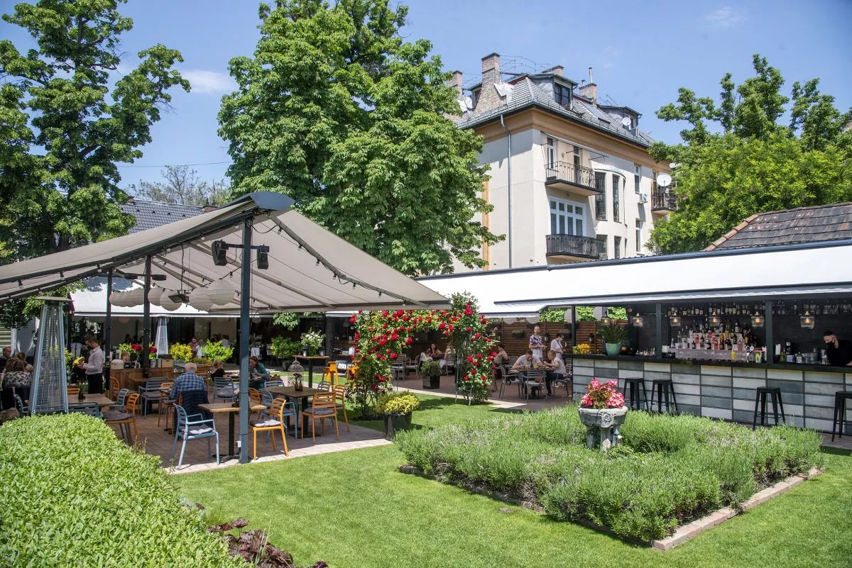 Budapesti kiülős éttermek kerthelyiséggel, terasszal / Kép: A Kert Bisztró (Budapest)