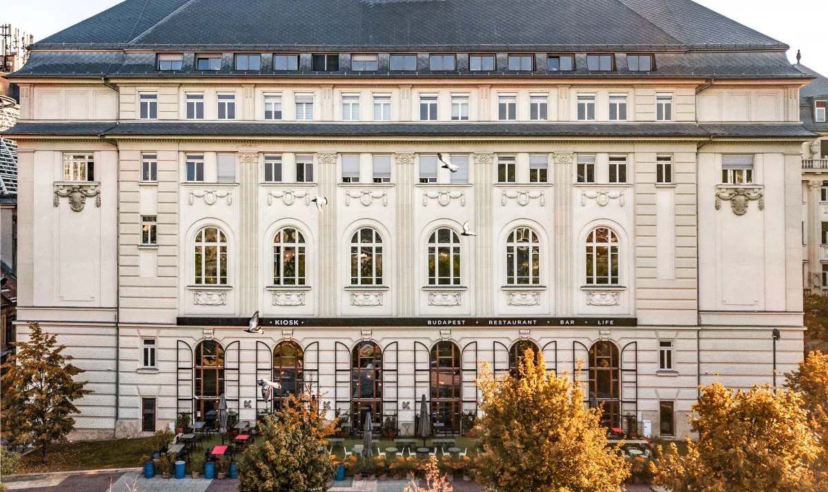 Budapesti kiülős éttermek kerthelyiséggel, terasszal / Kép: Kiosk Budapest (Budapest)