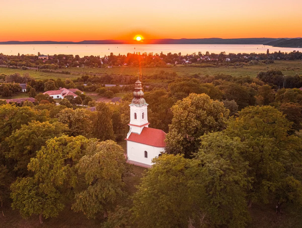 5 gyöngyörű templom Magyarországon - Szent Kristóf-kápolna, Szántód