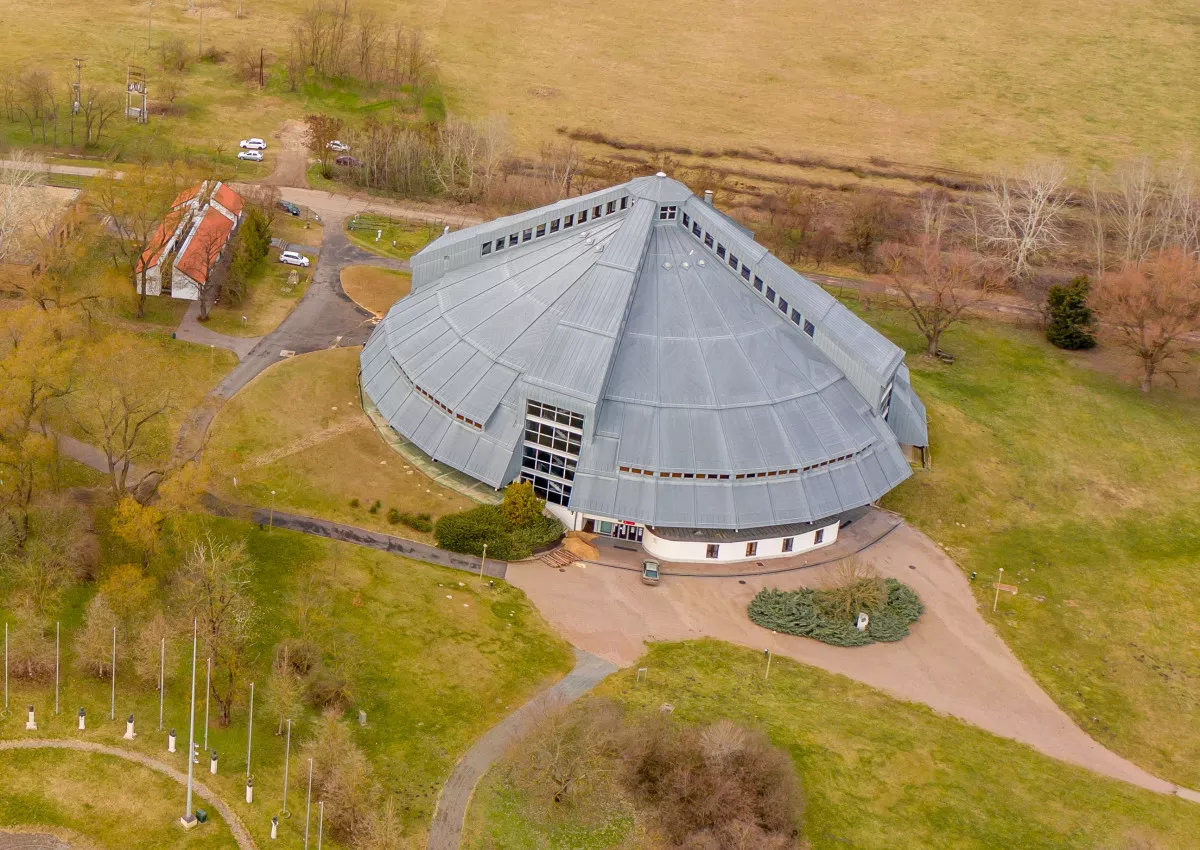 Látnivalók Ópusztaszeren - a Feszty-körképnek is helyet adó Rotunda