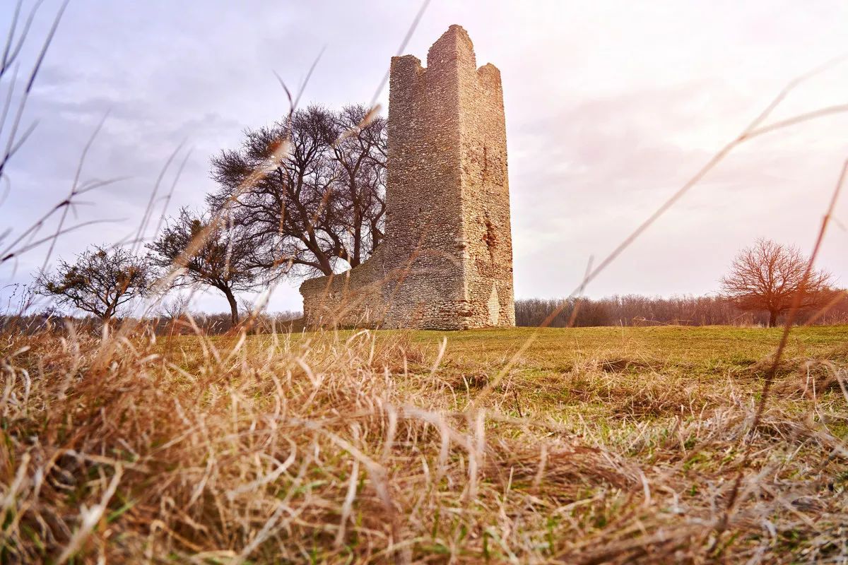 Sümeg és környéke látnivalók - Nagykeszi templomrom (Gyepükaján)