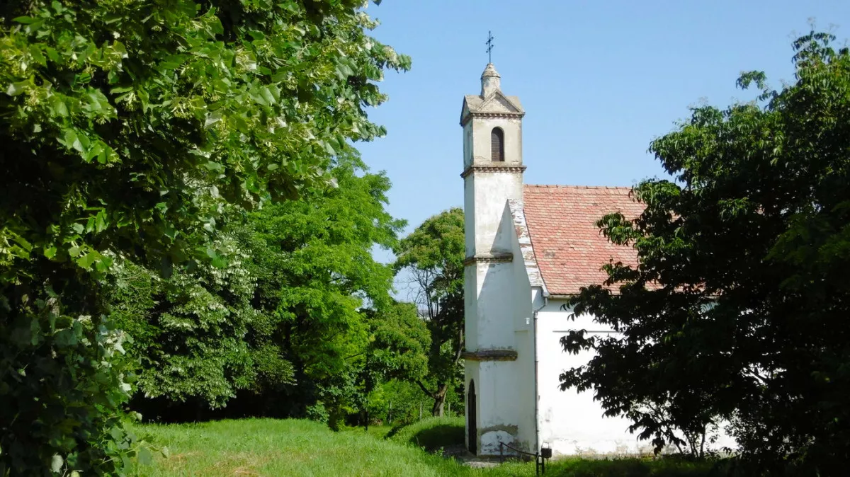 Látnivalók Simontornyán és környékén - Rozália-kápolna (Tamási)