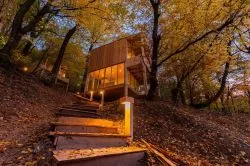 10 különleges szálláshely a hobbit laktól a luxus jurtákig