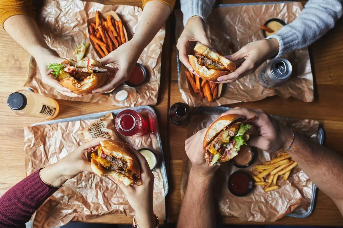 Kipróbálnád Budapest legjobb hamburgerezőit? / Kép: Zing Burger