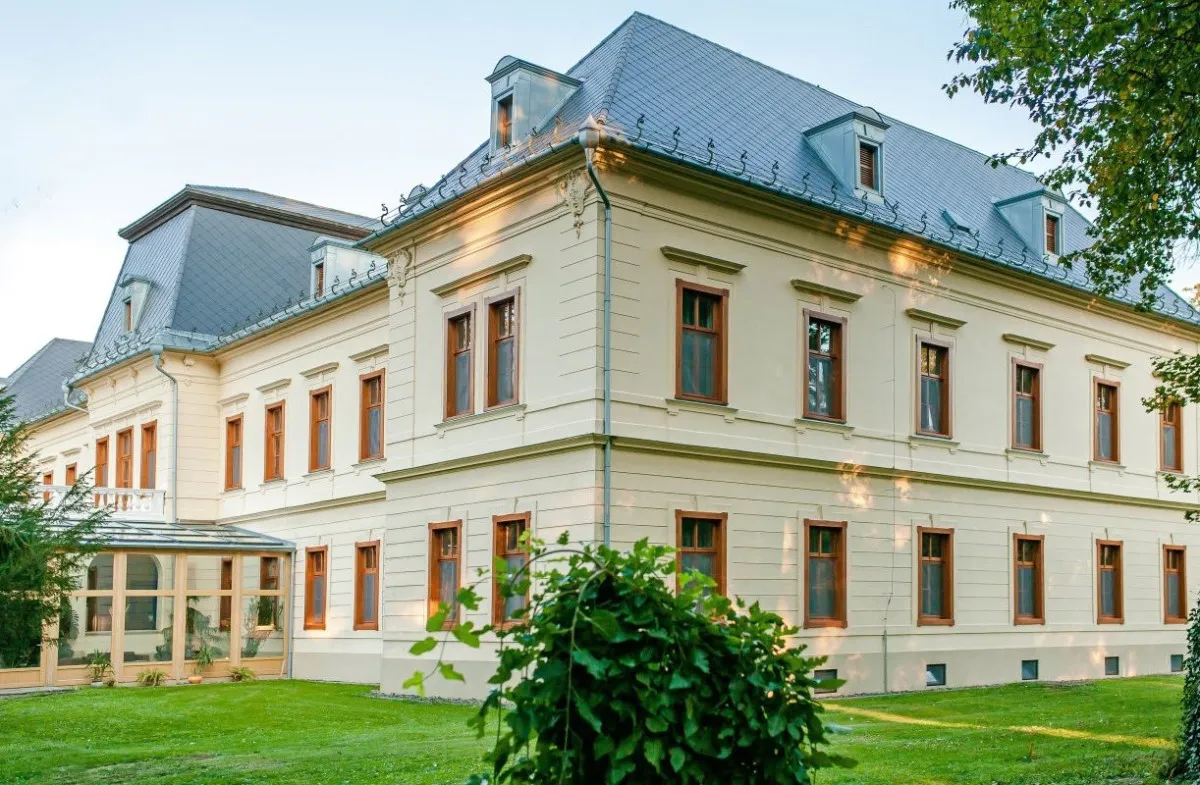 10 festői kastélyhotel és kúria Magyarországon - Főnix Medical Wellness Resort (Nógrádgárdony)