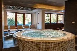 Az őszi wellness pihenés legjava: gyertyafényes éjszakai fürdőzés és -120 fokról induló hidegterápia