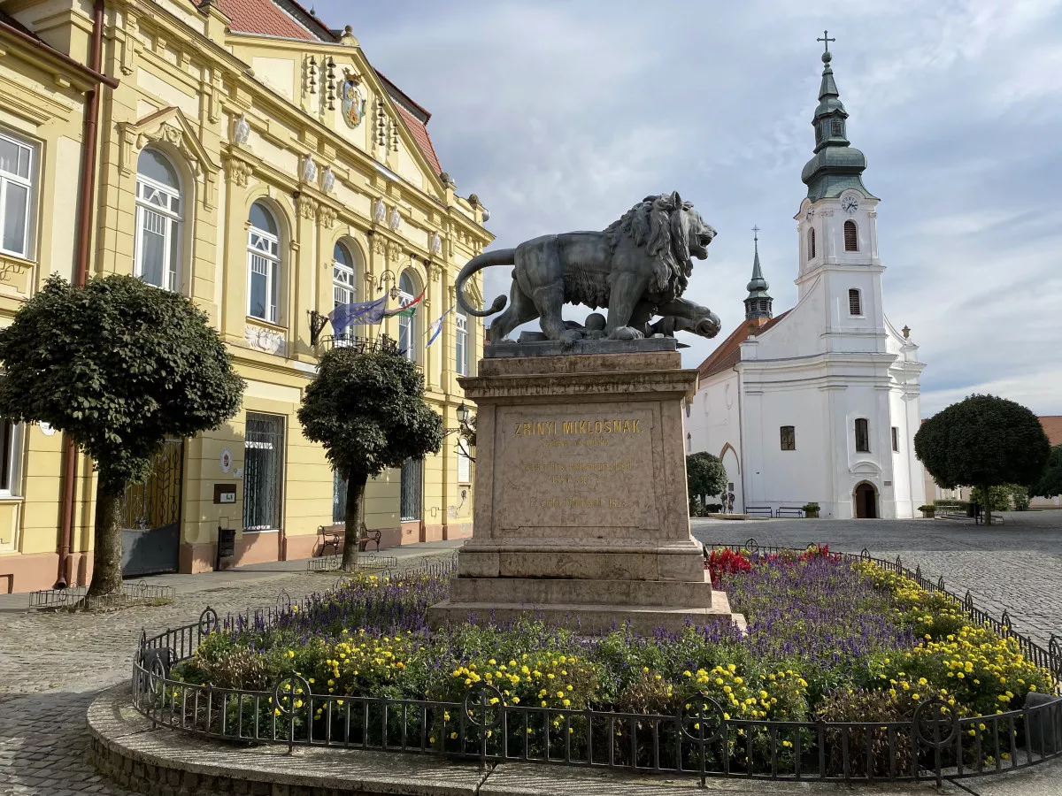 Ahol megérint a történelem - Szigetvár látnivalói / Oroszlán szobor