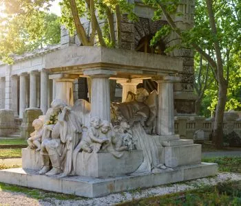 Tisztelet az elhunytaknak – Magyarország híres temetői és sírkertjei