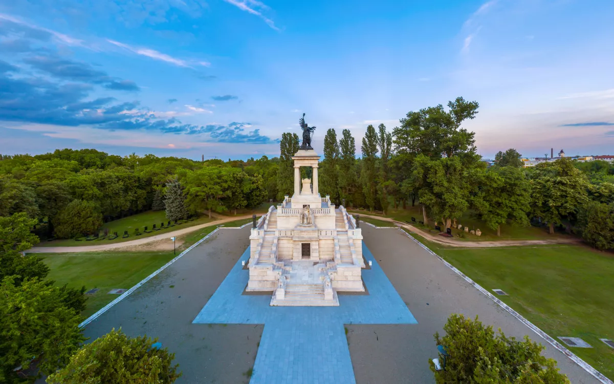 Híres temetők és sírkertek hazánkban - Fiumei úti temető, Kossuth Lajos mauzóleuma