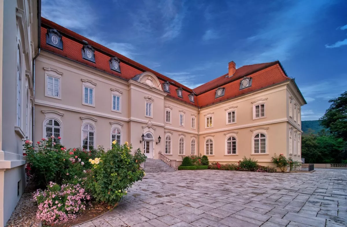6 kastély és kúria Magyarországon, ahol elegancia és főúri kényelem vár rátok - La Contessa Kastélyhotel (Szilvásvárad)