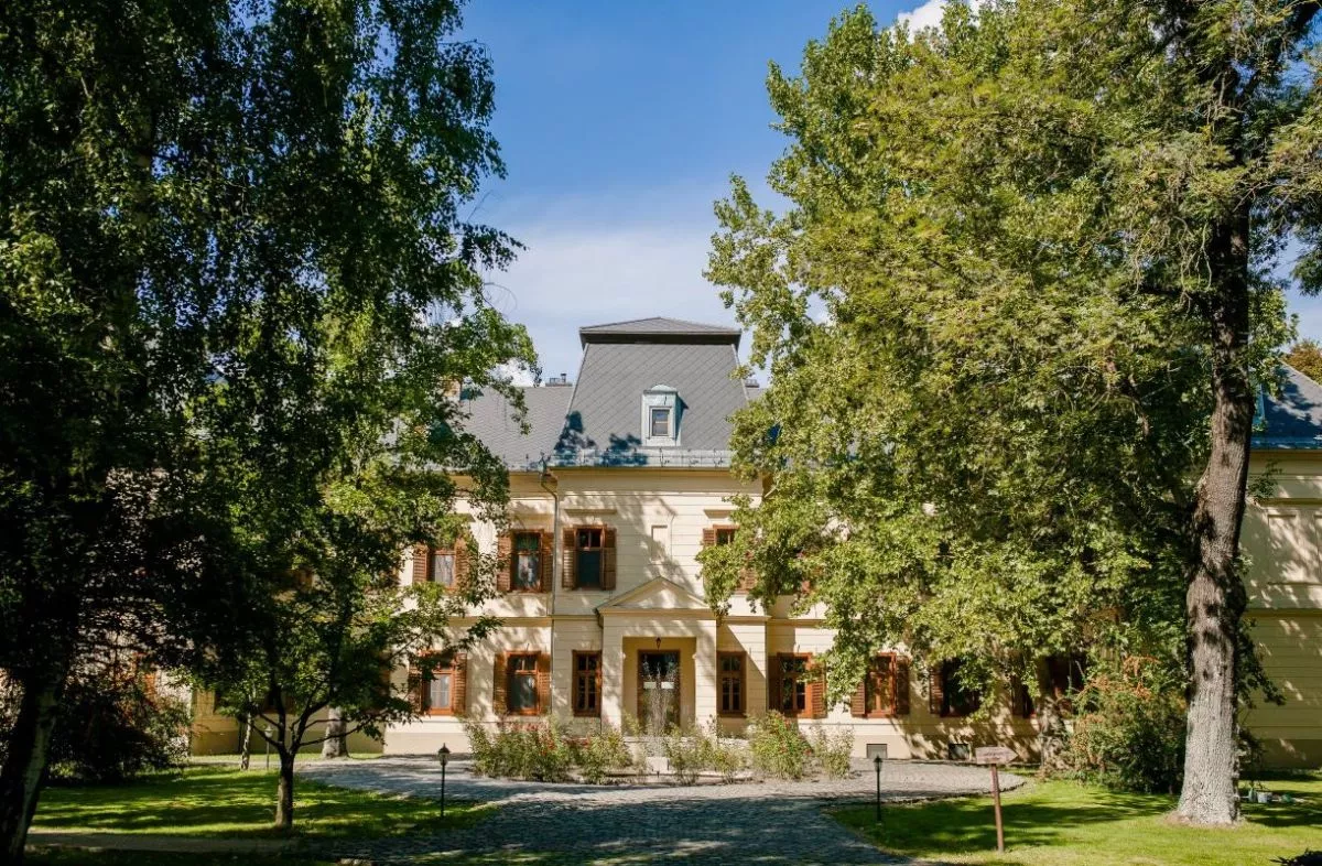 6 kastély és kúria Magyarországon, ahol elegancia és főúri kényelem vár rátok - Főnix Medical Wellness Resort (Nógrádgárdony)