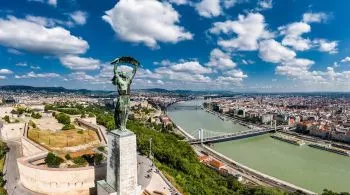 Kimagasló műalkotások nyomában - óriásszobrok Magyarországon