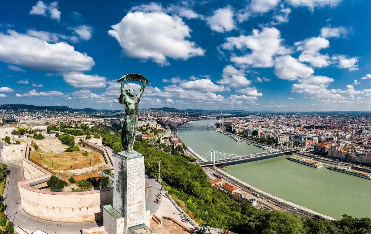 Kimagasló műalkotások nyomában - óriásszobrok Magyarországon/ Szabadság szobor (Budapest)