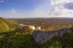 Hangulatos barangolások a Vértesben és környékén – Mars-utazástól a mesés várfalakig