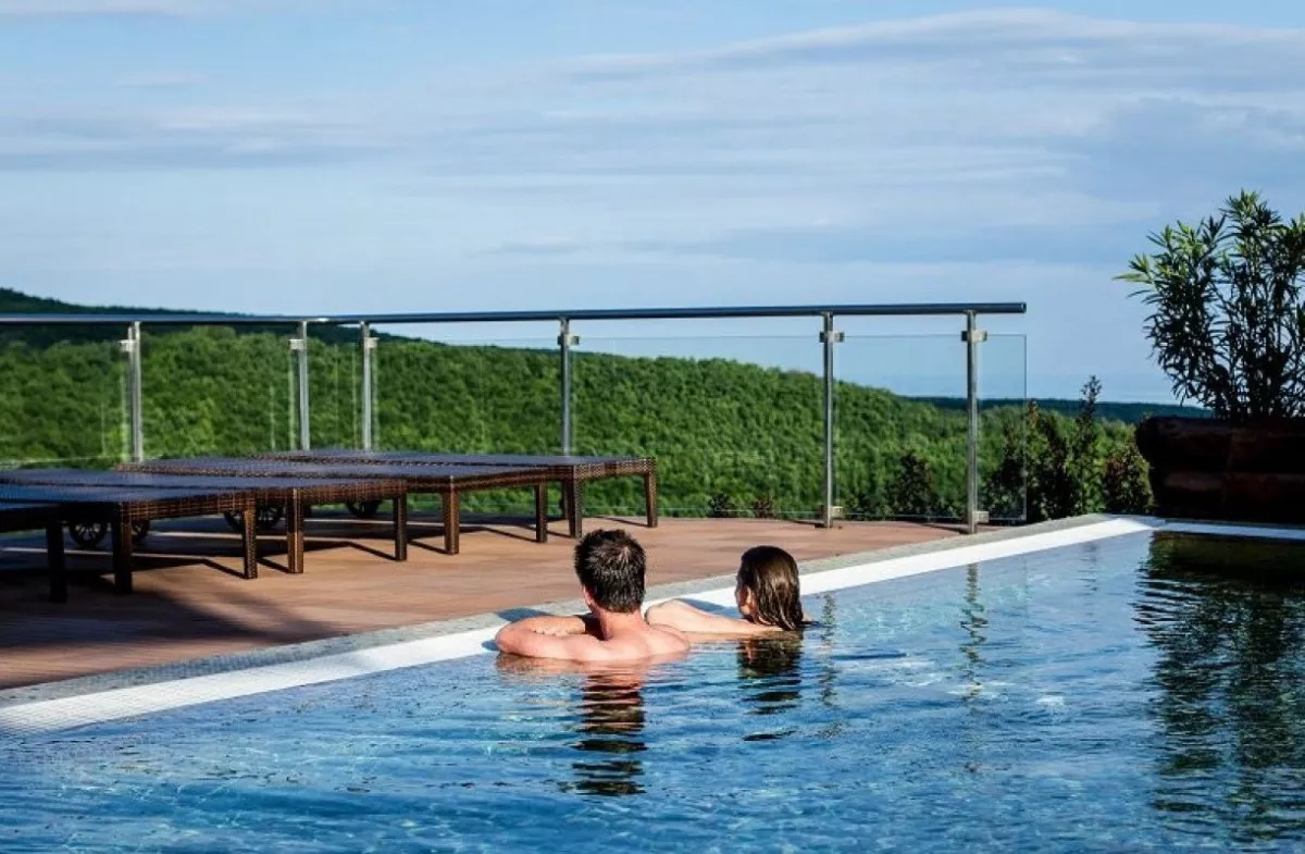 5 wellness hotel, ahol festői erdei környezetben pihenhettek - Hotel Ózon & Luxury Villas****sup (Gyöngyös)