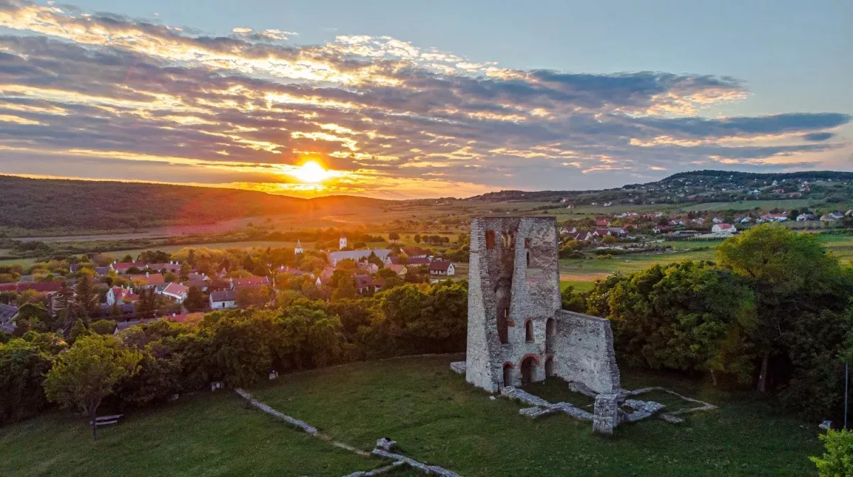 Festői szépségű települések és mesés falvak az országban - kisdörgicsei templomrom (Dörgicse)