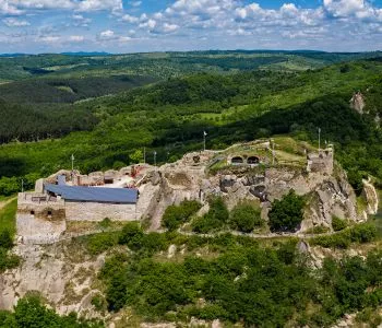 Csodás panorámák a Kéktúra útvonalán, ahonnan terepasztallá törpül a világ