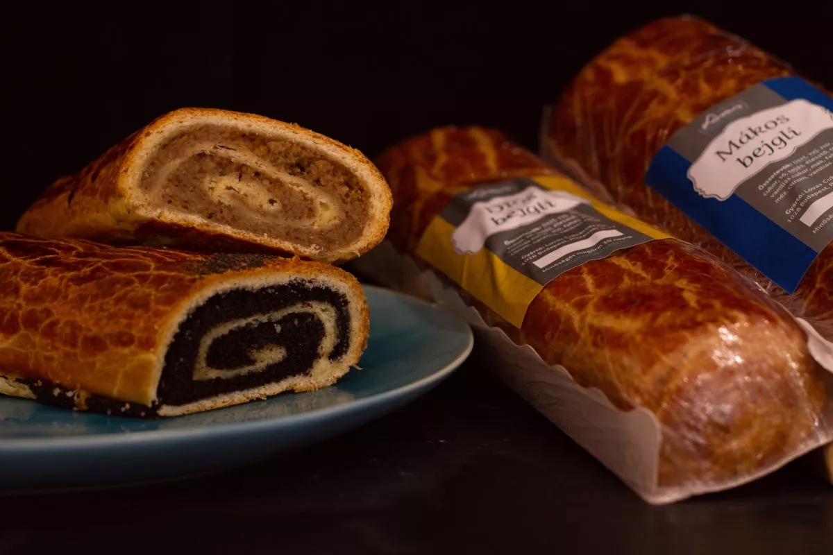 Keressük meg Budapest legfinomabb bejglijét! - Fotó: Lovas Cukrászda (Budapest)