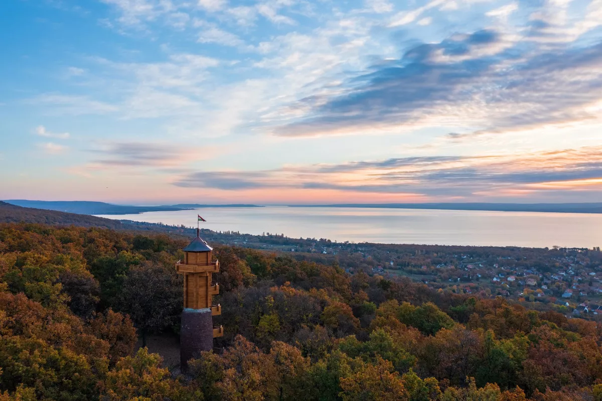 A Balaton-felvidék kihagyhatatlan látnivalói - Fülöp-hegyi Millenniumi kilátó