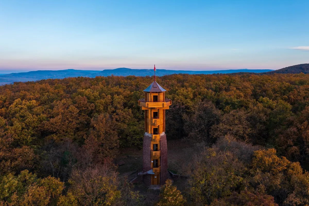 A Balaton-felvidék kihagyhatatlan látnivalói - Fülöp-hegyi Millenniumi kilátó