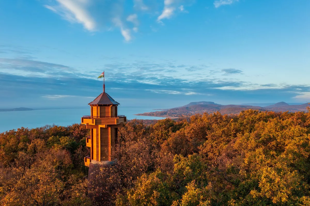 A Balaton-felvidék kihagyhatatlan látnivalói - Fülöp-hegyi Millenniumi kilátó