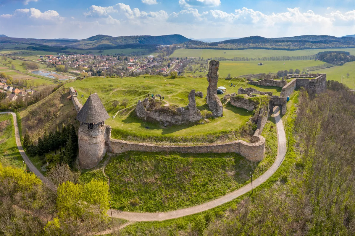 5 vár, ami minden évszakban elbűvöl - nógrádi vár