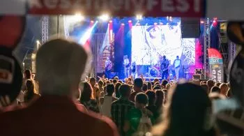 Idén négynapos programsorozattal vár a KeszthelyFest
