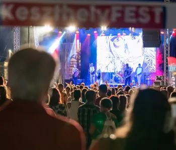Idén négynapos programsorozattal vár a KeszthelyFest