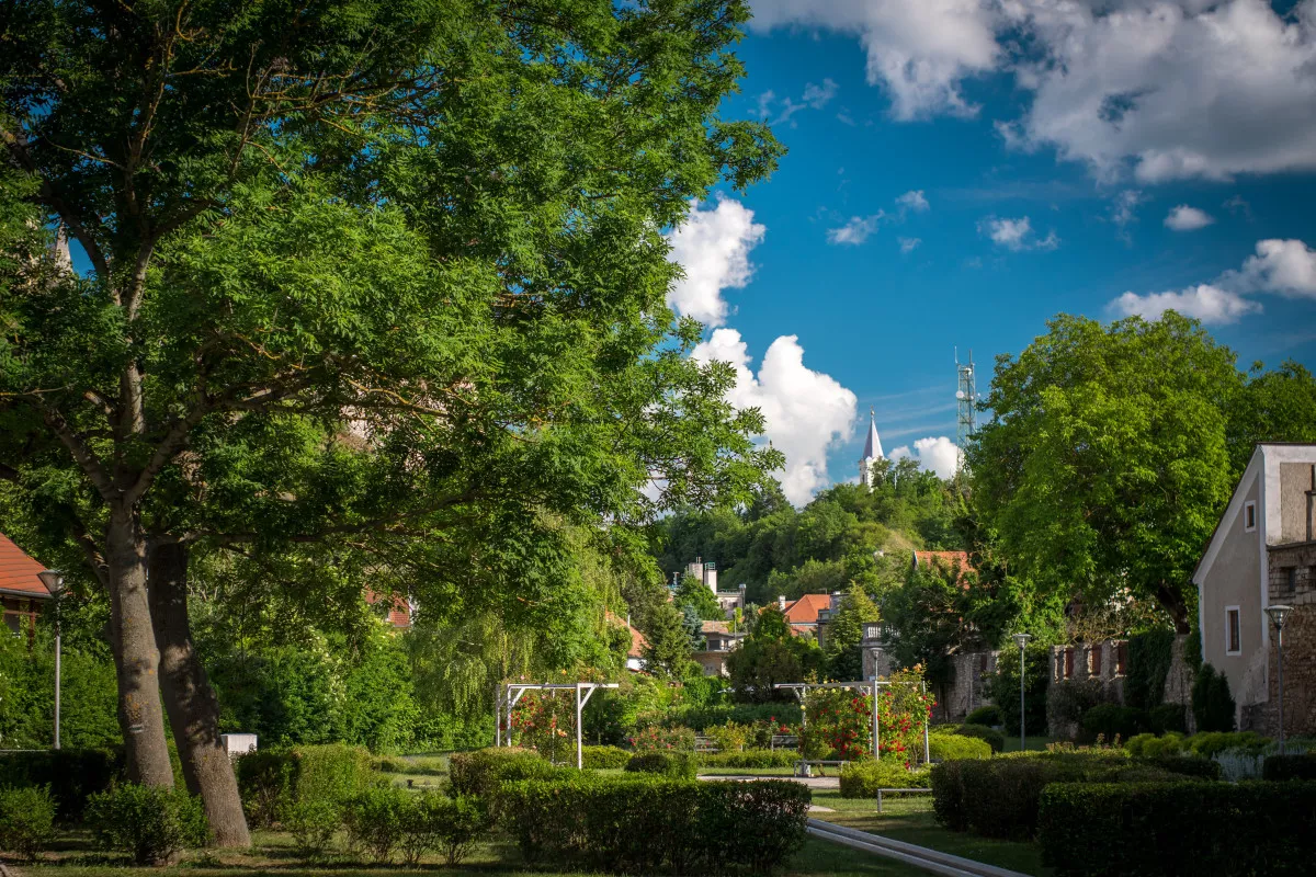  Szerelmes kalandok a szabad ég alatt - Szerelem-sziget (Veszprém)