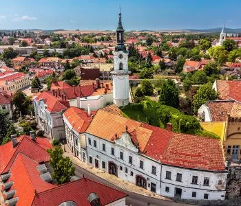 Palócföld ferde tornya és a hűség jelképe ‒ mesés városok a tűztornyok árnyékában