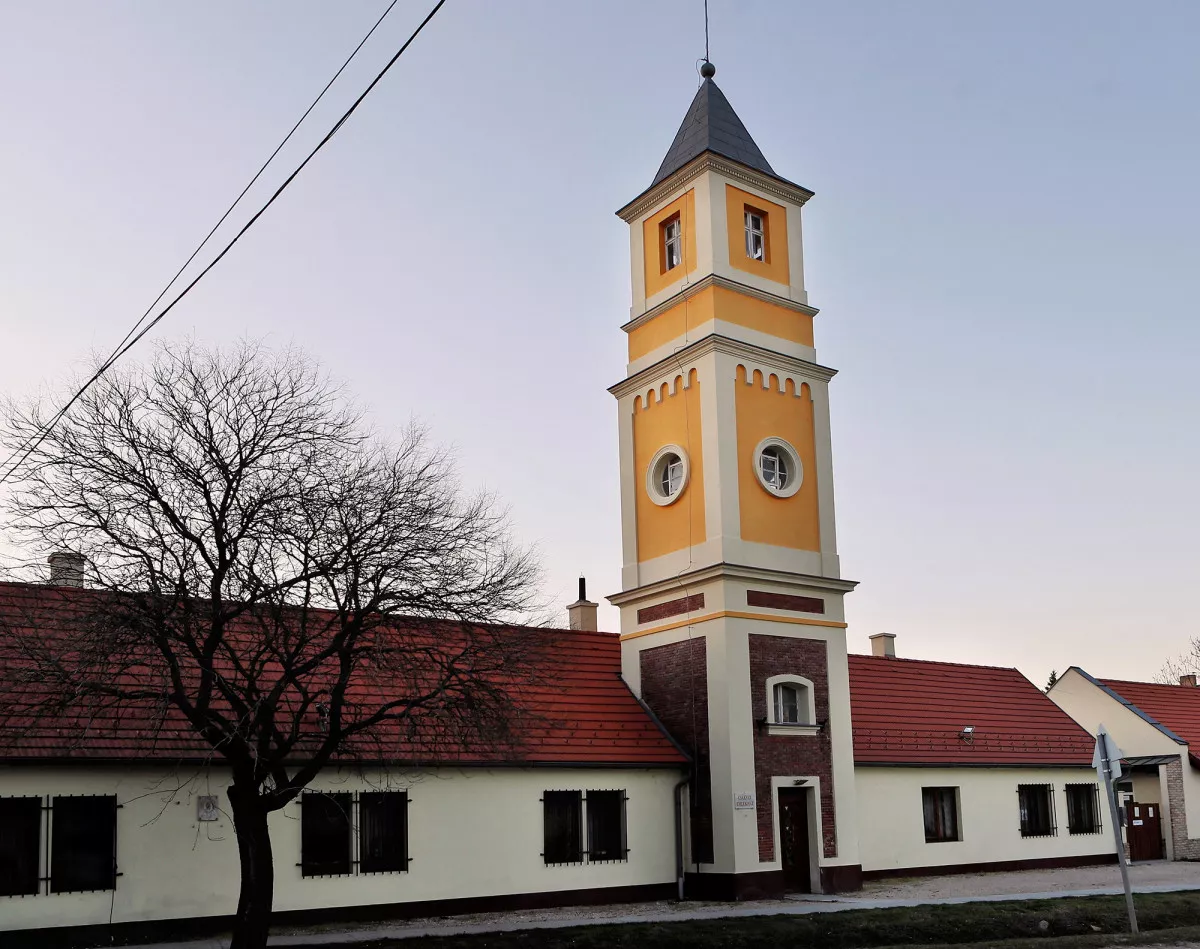 5 kihagyhatatlan tűztorony Magyarországon - csákvári Tűztorony