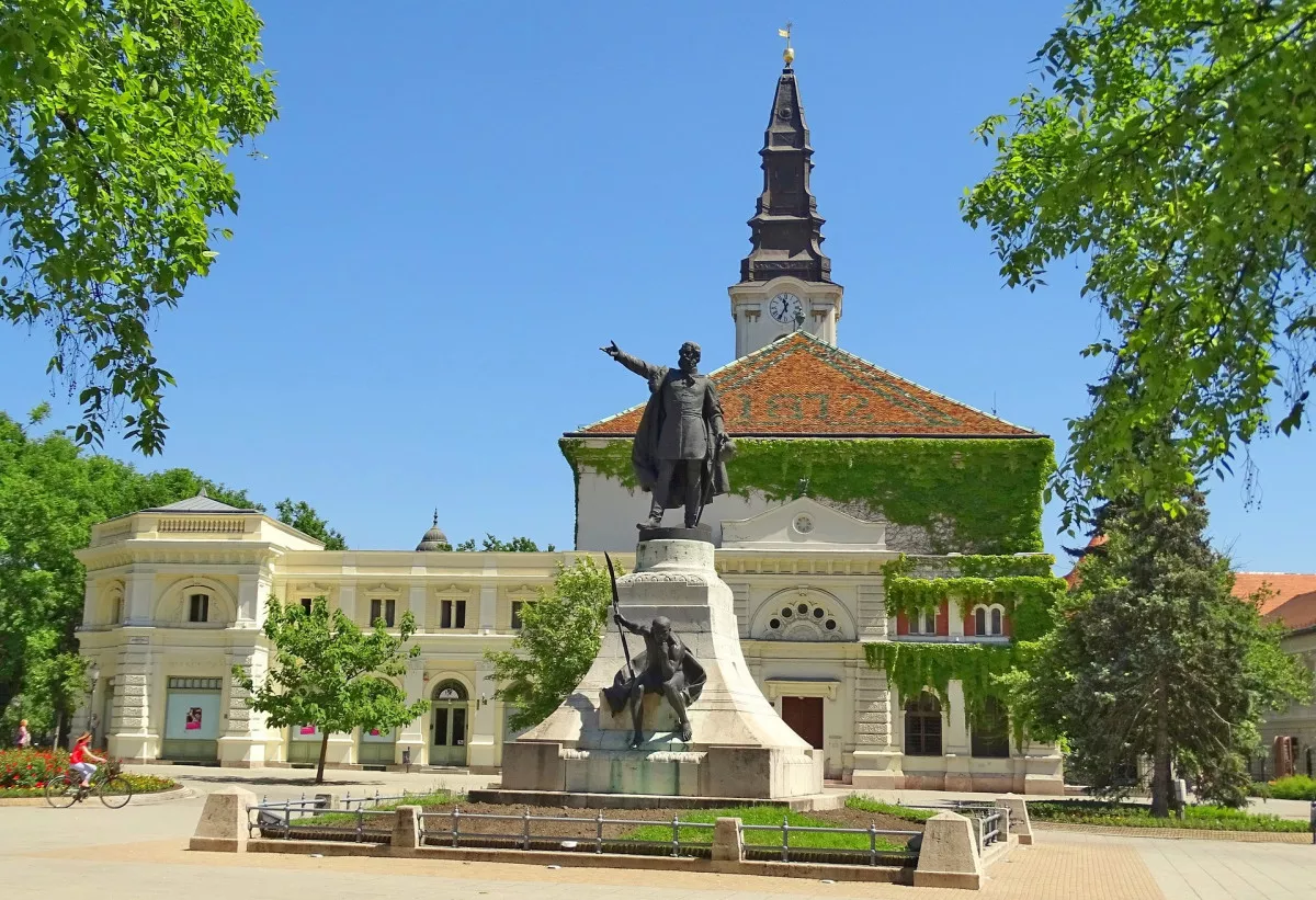 Összegyűjtöttük Kaecskemét legizgalmasabb látnivalóit - Kossuth Lajos-szobor