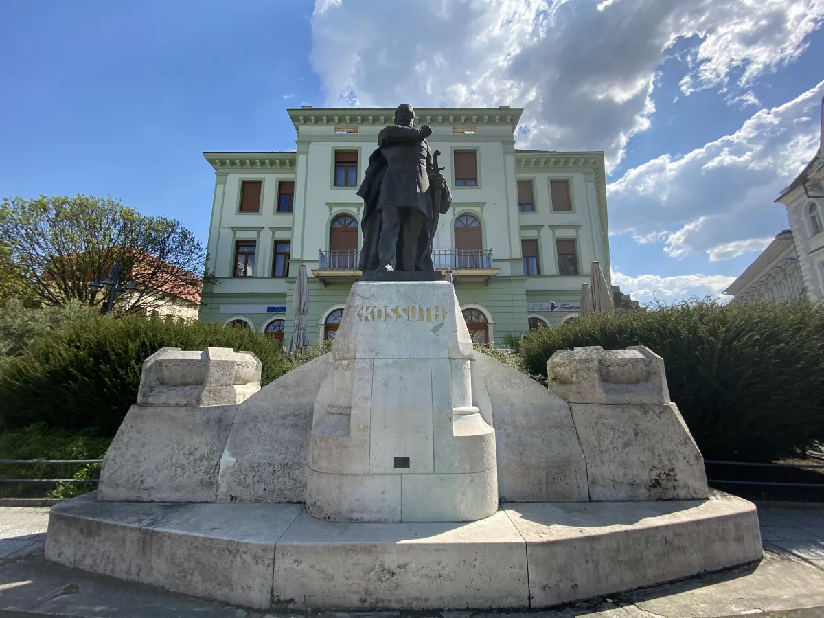 Kaposvár lenyűgöző látnivalói - Kossuth Lajos szobra