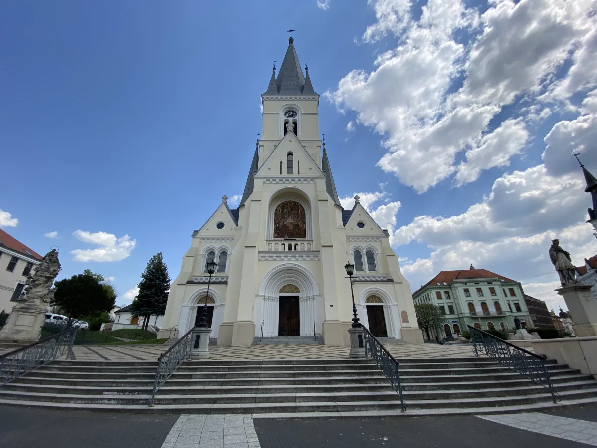 Kaposvár lenyűgöző látnivalói - Nagyboldogasszony Székesegyház