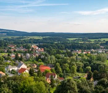 Rejtőzködő kirándulóhelyek, amiket kevesen ismernek ‒ barlangok, hegytetők és csendes kolostorromok