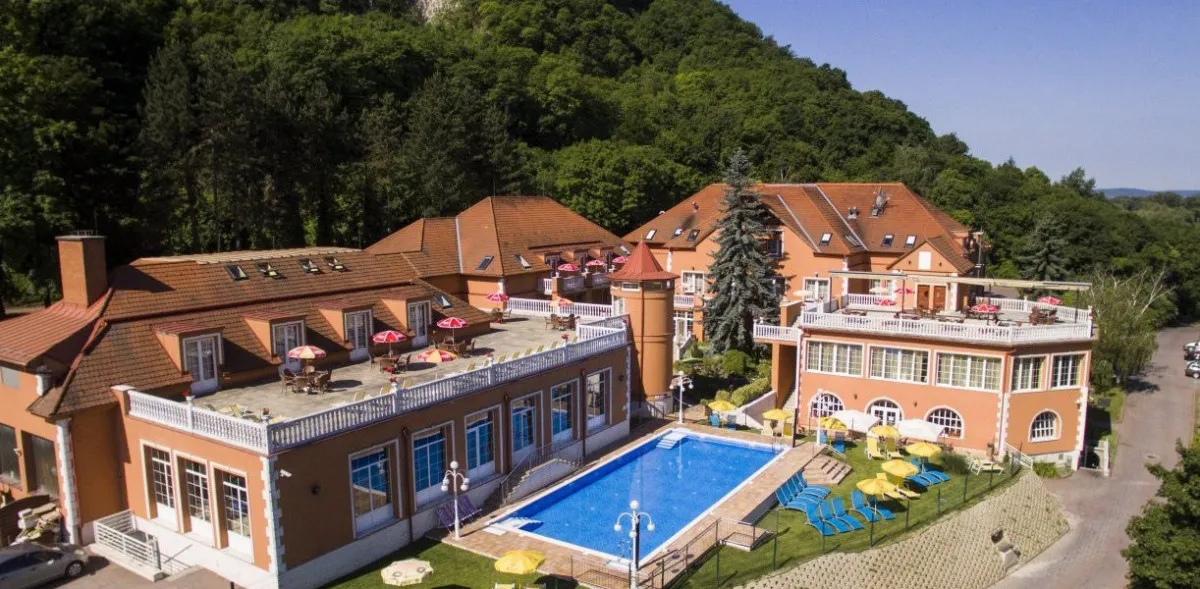 10 szállástipp belföldi nyaraláshoz - Hotel Bellevue**** (Esztergom)