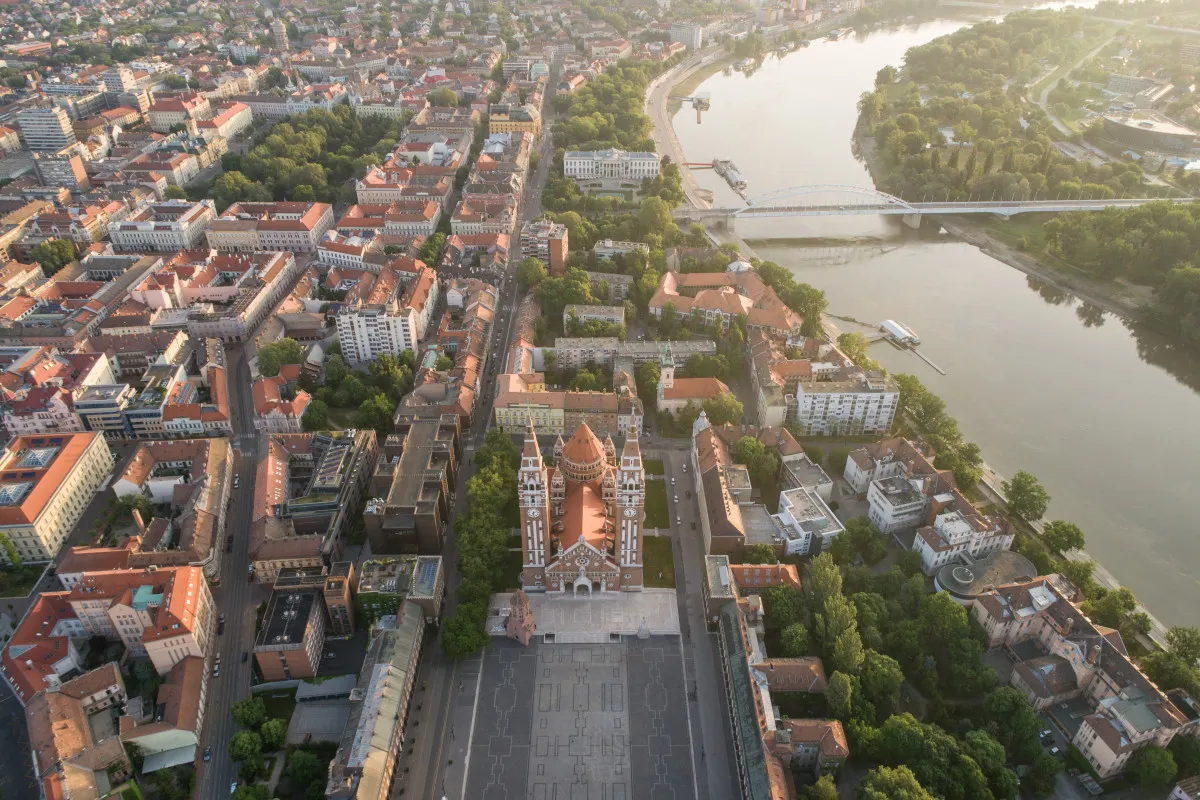 10 fürdőváros egy pancsolós vakációhoz - Szeged