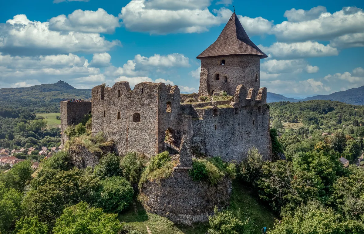 Gyönyörű várak és erődök - Somoskői vár 