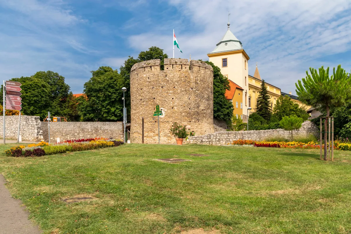 Gyönyörű várak és erődök Magyarországon - pécsi Barbakán