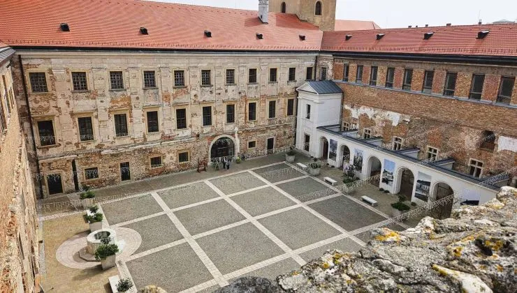 Thury-vár, Várpalota
