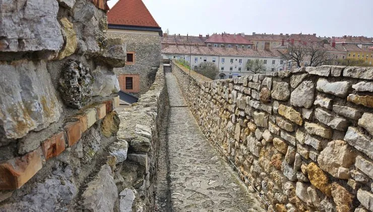 Thury-vár, Várpalota