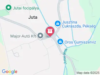 Anya gyermekével Juta a térképen